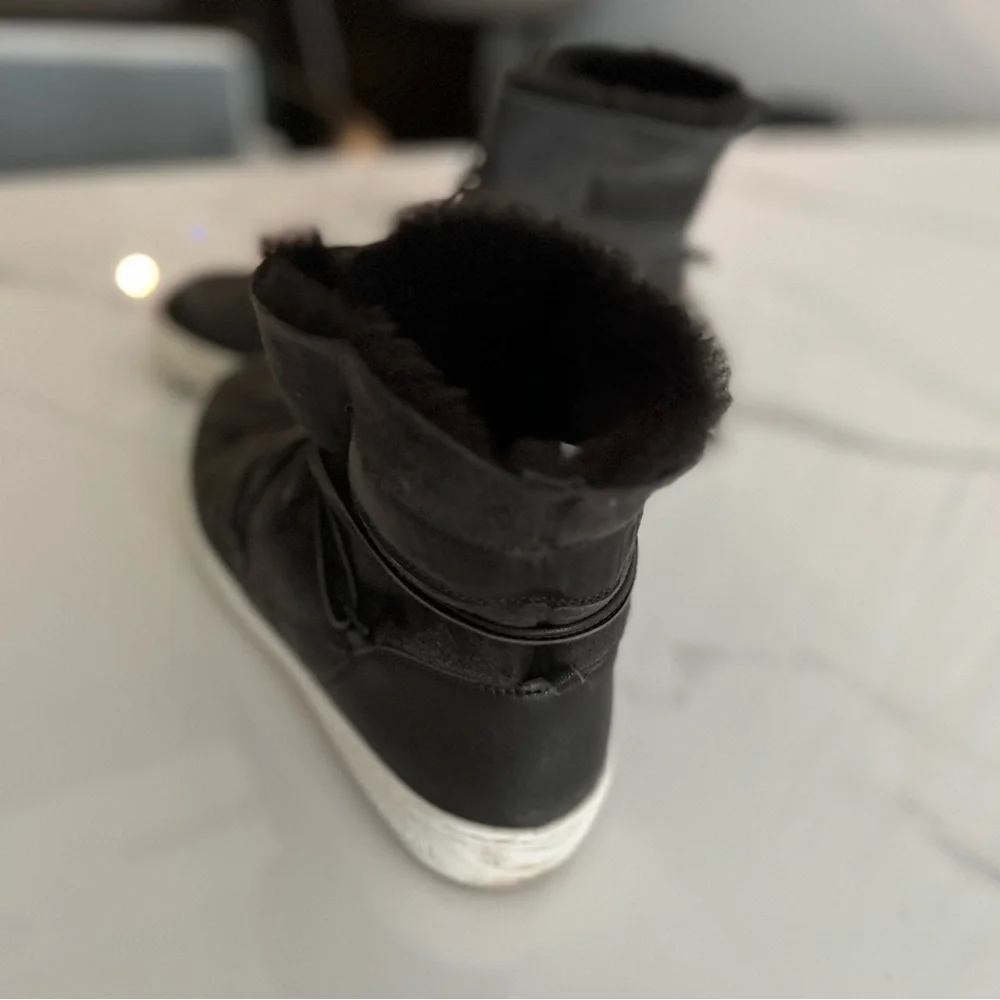 Authentic Moon boot - Picture 2 of 10